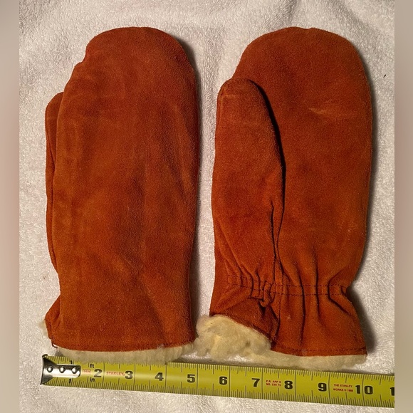 Vintage Goodwear Gloves Made in Canada - Lined Orange - Picture 3 of 5
